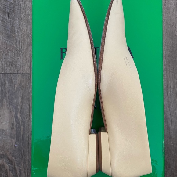 Authentic Bottega Veneta ballerina almond flats shoes in butter - Picture 4 of 12